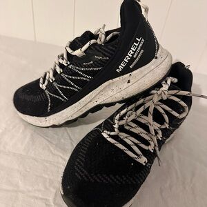 Merrell Women’s Bravada 2 waterproof hiking shoe Black and White size 6